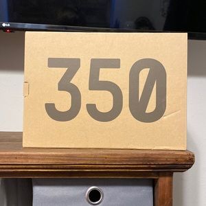 Yeezy 350 boost BOX ONLY/100% authentic